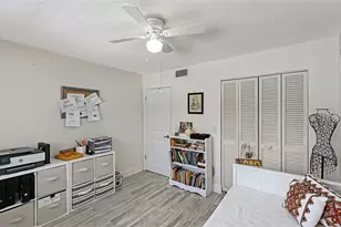 2640 Clubhouse Dr, Sarasota, FL 34232 - Photo 17