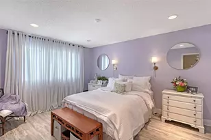 2640 Clubhouse Dr, Sarasota, FL 34232 - Photo 13