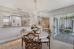 2640 Clubhouse Dr, Sarasota, FL 34232 - Photo 7