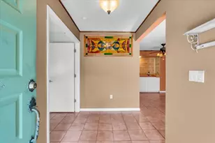 4565 Lakecrest Pl, Sarasota, FL 34233 - Photo 5