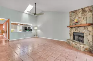 4565 Lakecrest Pl, Sarasota, FL 34233 - Photo 9