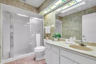 4565 Lakecrest Pl, Sarasota, FL 34233 - Photo 23