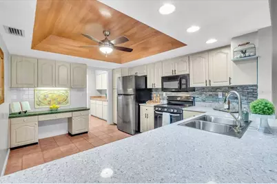 4565 Lakecrest Place #18, Sarasota, FL 34233 - Photo 15