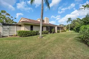 4565 Lakecrest Pl, Sarasota, FL 34233 - Photo 37