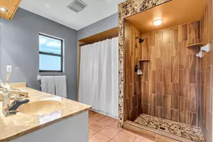 4565 Lakecrest Pl, Sarasota, FL 34233 - Photo 21