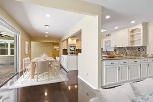 1248 Northport Dr, Sarasota, FL 34242 - Photo 11