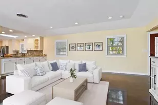 1248 Northport Dr, Sarasota, FL 34242 - Photo 9