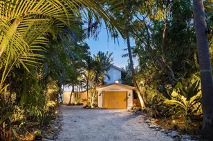 7314 Point of Rocks Rd, Sarasota, FL 34242 - Photo 13