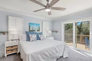 221 Island Cir, Sarasota, FL 34242 - Photo 13