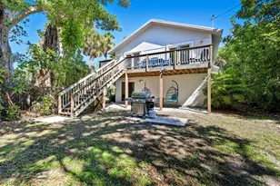 221 Island Cir, Sarasota, FL 34242 - Photo 25