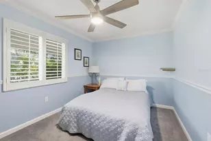 221 Island Cir, Sarasota, FL 34242 - Photo 17