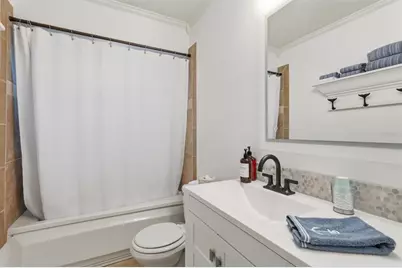 221 Island Circle, Sarasota, FL 34242 - Photo 19