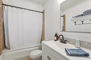 221 Island Cir, Sarasota, FL 34242 - Photo 19