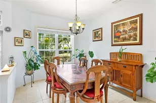 6123 39th Ct E, Bradenton, FL 34203 - Photo 9