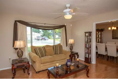 2216 40th Street W, Bradenton, FL 34205 - Photo 9