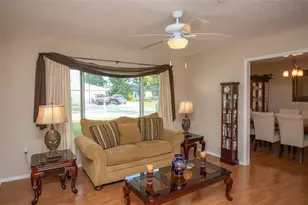 2216 40th St W, Bradenton, FL 34205 - Photo 9