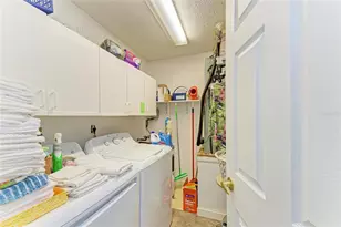 7287 Eleanor Cir, Sarasota, FL 34243 - Photo 37