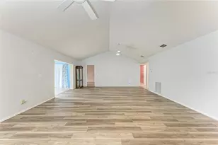 7287 Eleanor Cir, Sarasota, FL 34243 - Photo 15