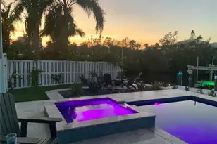 262 Island Cir, Sarasota, FL 34242 - Photo 49