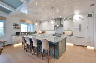 262 Island Cir, Sarasota, FL 34242 - Photo 21