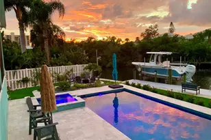 262 Island Cir, Sarasota, FL 34242 - Photo 49