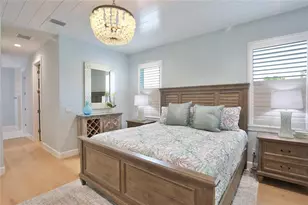 262 Island Cir, Sarasota, FL 34242 - Photo 23