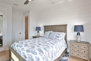 262 Island Cir, Sarasota, FL 34242 - Photo 37