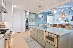 262 Island Cir, Sarasota, FL 34242 - Photo 19