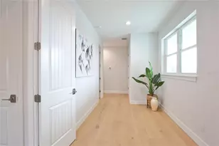 262 Island Cir, Sarasota, FL 34242 - Photo 29