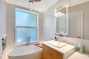 3921 Maravic Pl, Sarasota, FL 34231 - Photo 21