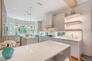 3921 Maravic Pl, Sarasota, FL 34231 - Photo 3