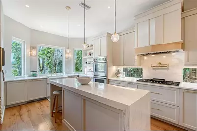 3921 Maravic Place, Sarasota, FL 34231 - Photo 7