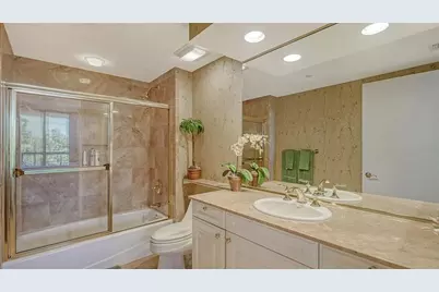 1241 Gulf Of Mexico Drive #207 S, Longboat Key, FL 34228 - Photo 23