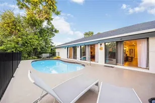 635 Tropical Cir, Sarasota, FL 34242 - Photo 13