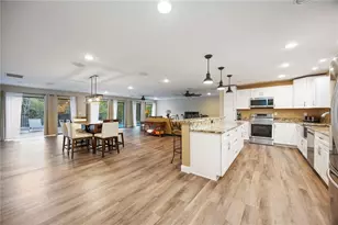 635 Tropical Cir, Sarasota, FL 34242 - Photo 11