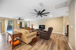 635 Tropical Cir, Sarasota, FL 34242 - Photo 9