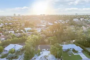 635 Tropical Cir, Sarasota, FL 34242 - Photo 51