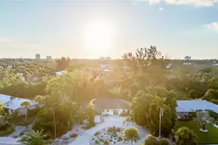 635 Tropical Cir, Sarasota, FL 34242 - Photo 47