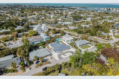 408 71st Street, Holmes Beach, FL 34217 - Photo 45