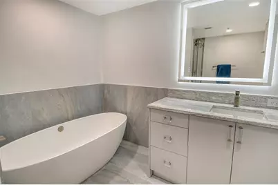 1255 N Gulfstream Avenue #702, Sarasota, FL 34236 - Photo 27