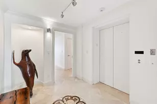 258 Golden Gate Point, Sarasota, FL 34236 - Photo 5