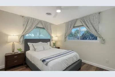 2426 Wisteria Street, Sarasota, FL 34239 - Photo 27