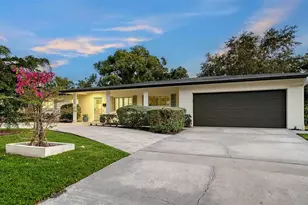 2426 Wisteria St, Sarasota, FL 34239 - Photo 3