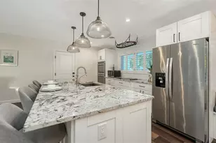 2426 Wisteria St, Sarasota, FL 34239 - Photo 11