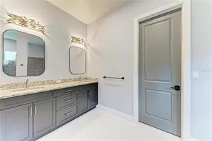 17424 Cresswind Ter, Bradenton, FL 34211 - Photo 9