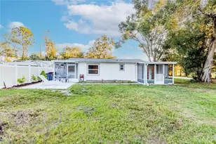 3323 58th Ave E, Bradenton, FL 34203 - Photo 9