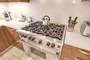 915 Seaside Dr, Sarasota, FL 34242 - Photo 15