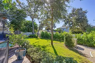 1614 Bay Rd, Sarasota, FL 34239 - Photo 43