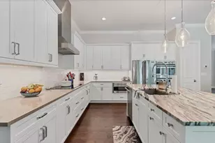 1614 Bay Rd, Sarasota, FL 34239 - Photo 11