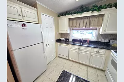 8503 Princess Court, Palmetto, FL 34221 - Photo 5